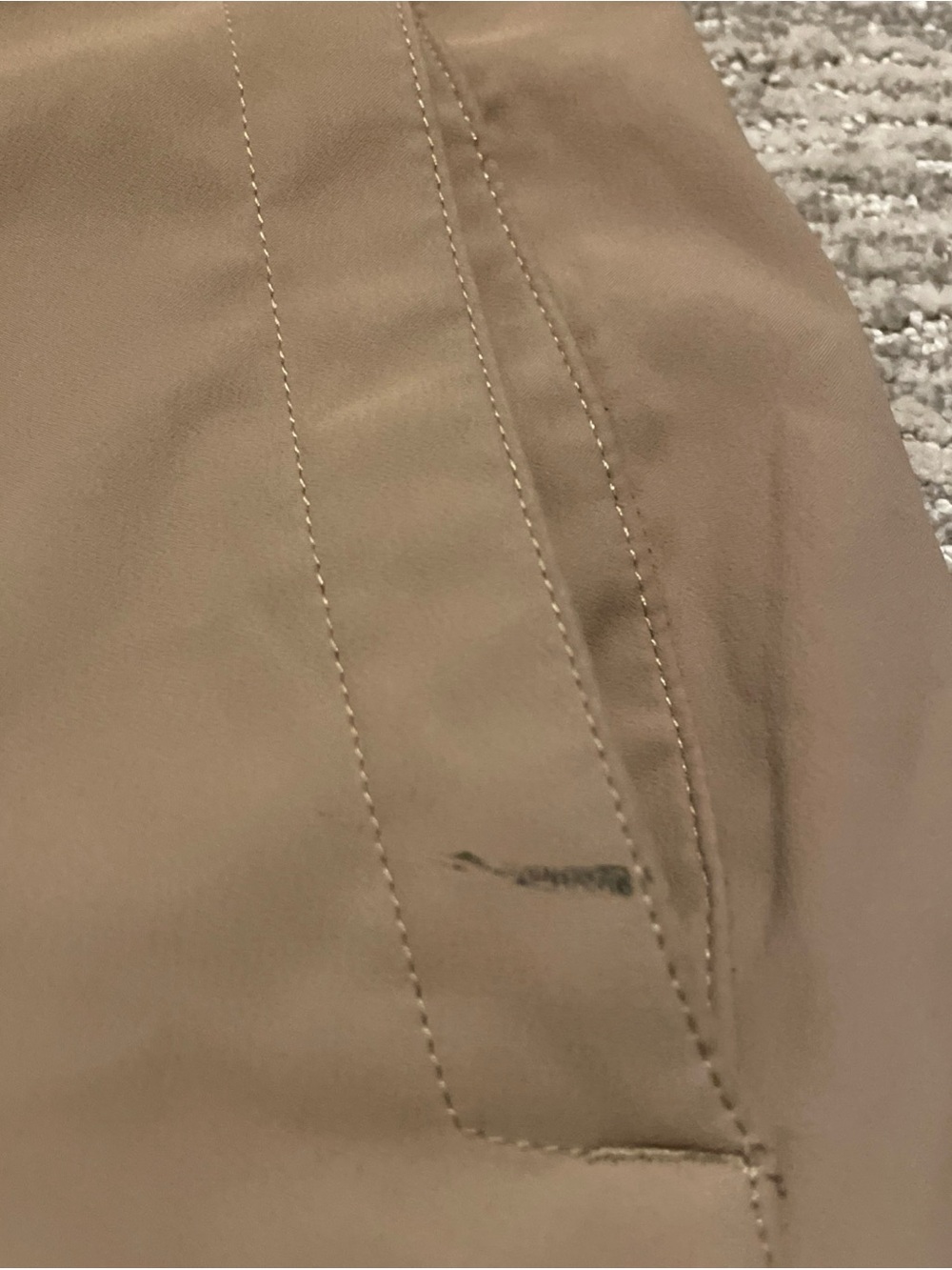 Under Armour Hybrid Tech HeatGear Shorts Brown Mens Size 36 Loose Lightweight - Picture 3 of 9